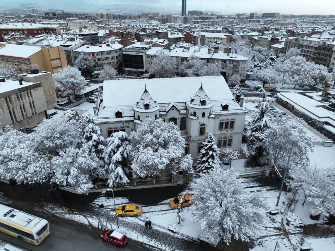 Konya’da nefesler tutuldu! Kar yağışına artık saatler var 16